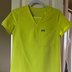 BRAND NEW, FIGS, Cintron Yellow scrub set